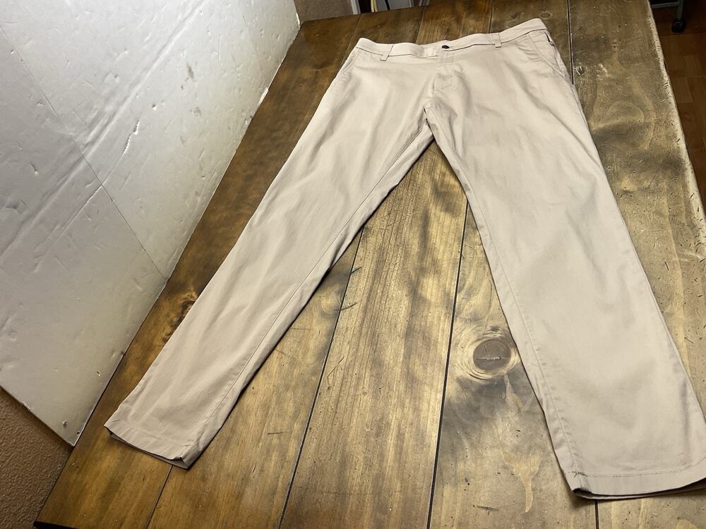 Birddogs Men’s Khaki Pants Size 34x32 Performance Golf Stretch Travel Broomstick